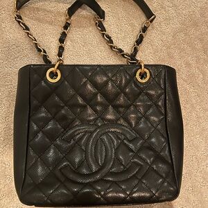 CHANEL Black Quilted Shoulder Bag with Gold Accents